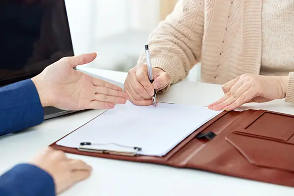 法律和什么列入